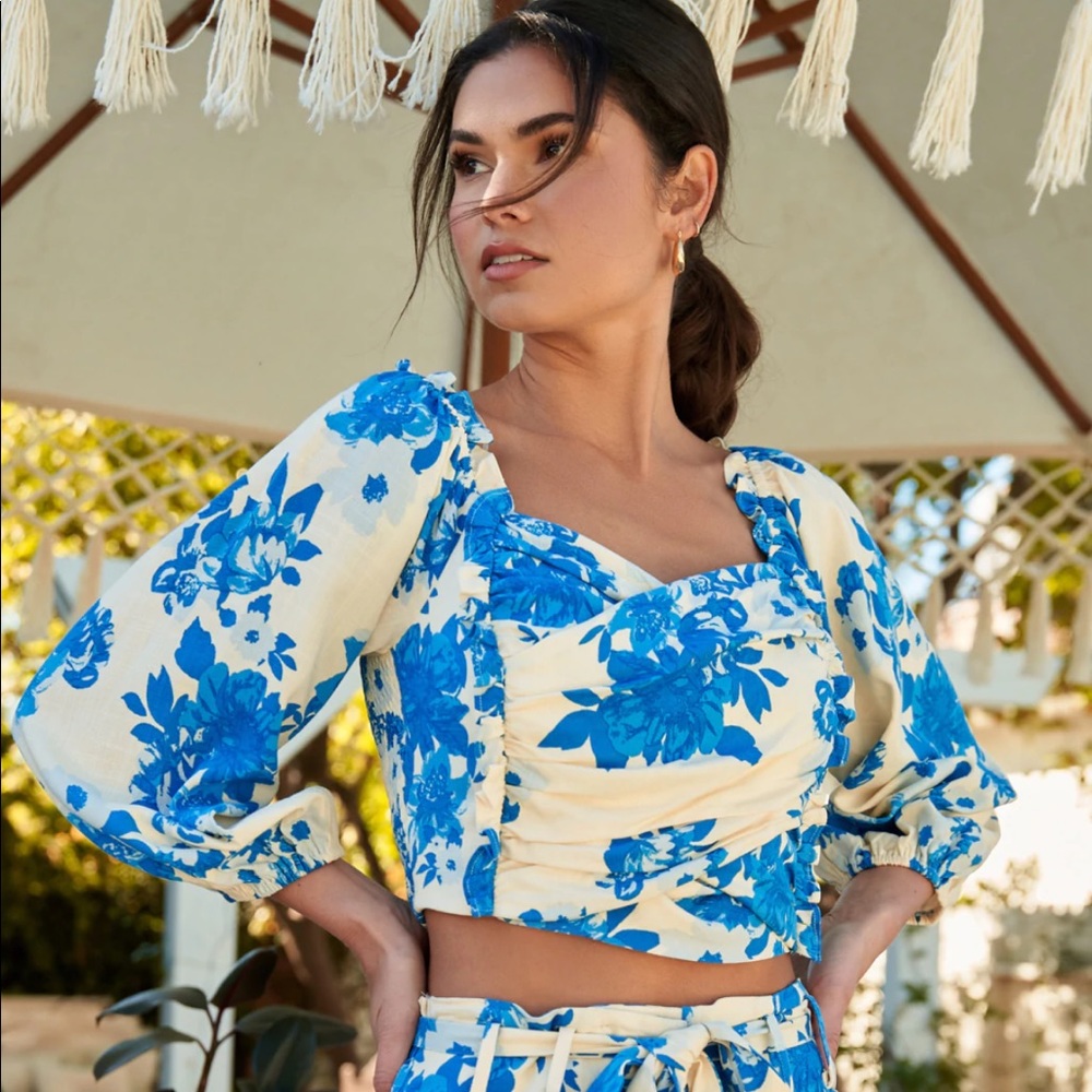 SUGARLIPS Azure Kona Floral Sweetheart Crossover Top